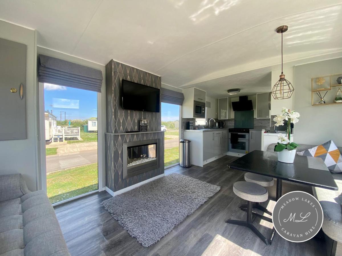 Meadow Lakes 22 - Golden Palm, Pet Friendly, Wifi, Bed Linen - Meadow Lakes Caravan & Lodge Hire スケッグネス エクステリア 写真